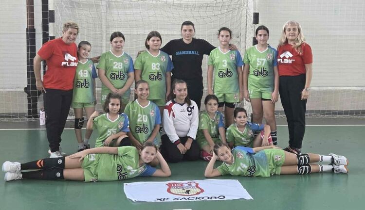 Малките хасковски хандбалистки със силна игра на старта на шампионата