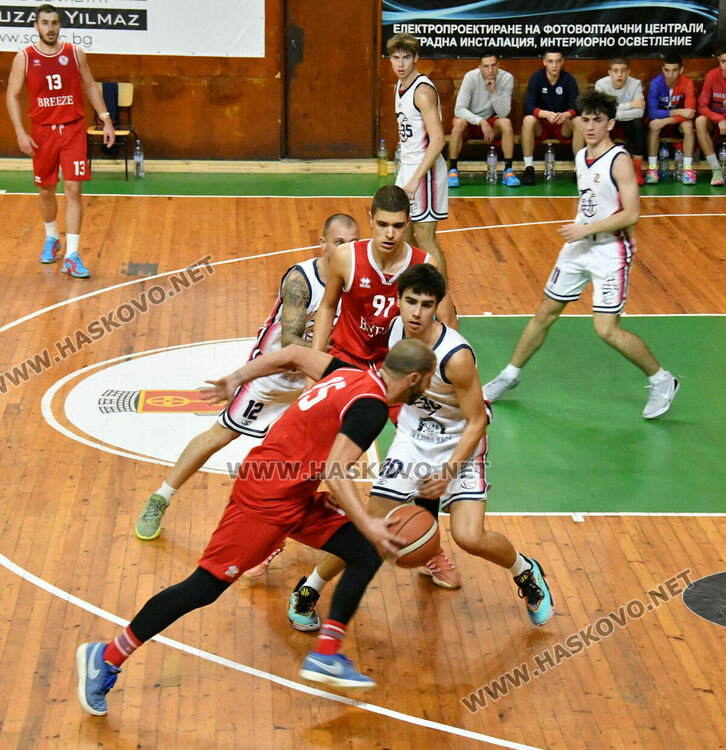 Баскетболният „Хасково Б” разби Делфин Бургас