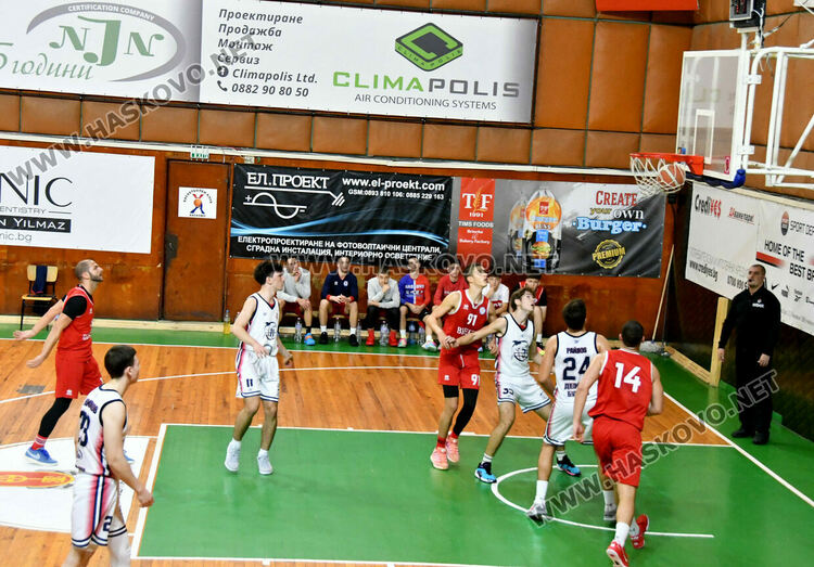 Баскетболният „Хасково Б” разби Делфин Бургас