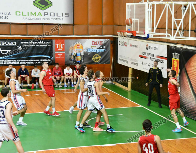 Баскетболният „Хасково Б” разби Делфин Бургас