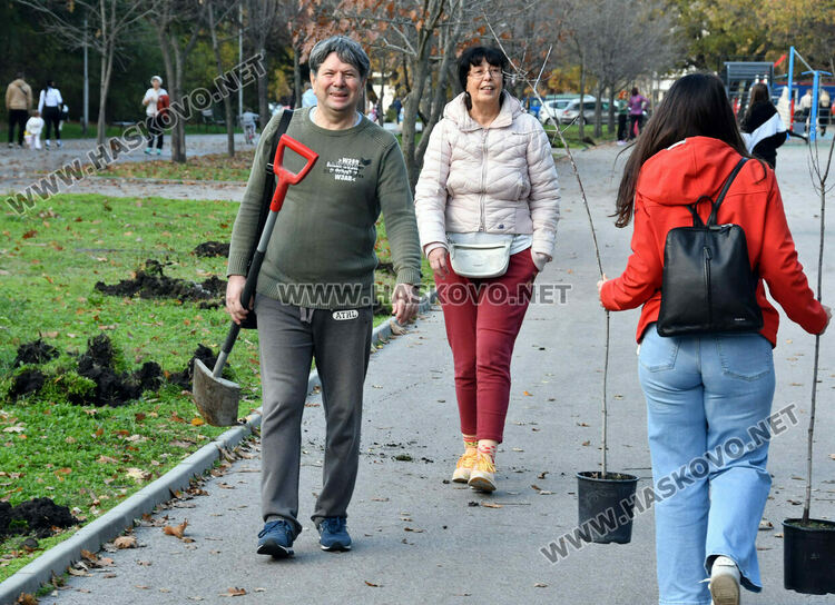 Ротарианската гора на Кенана порасна с 47 дъба