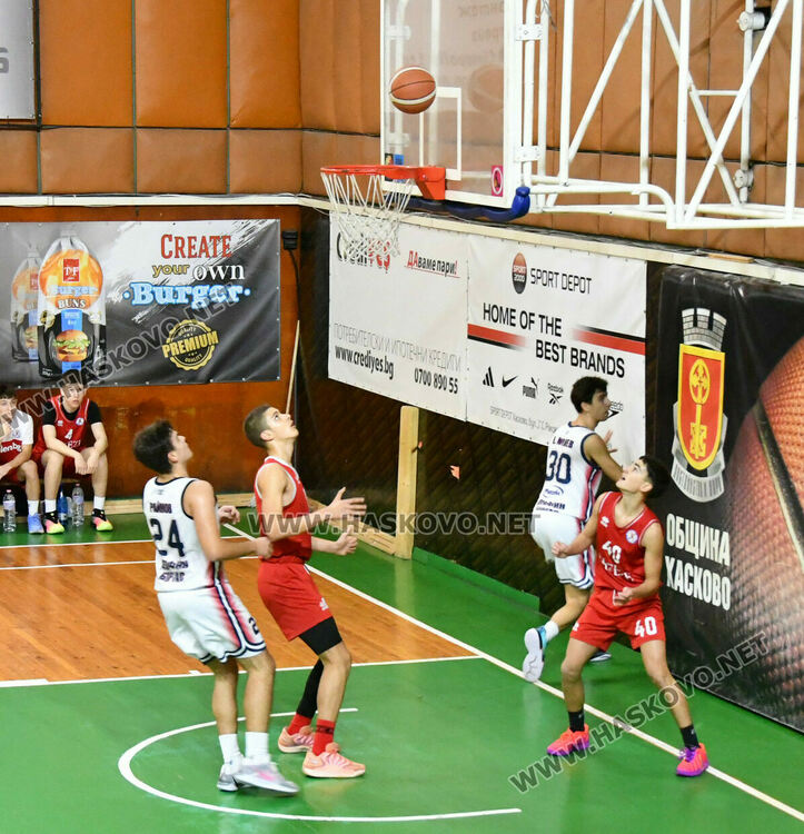 Баскетболният „Хасково Б” разби Делфин Бургас