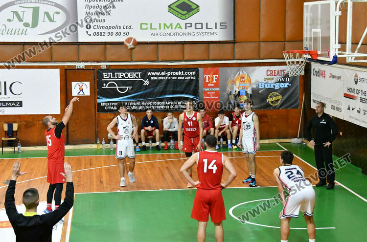 Баскетболният „Хасково Б” разби Делфин Бургас