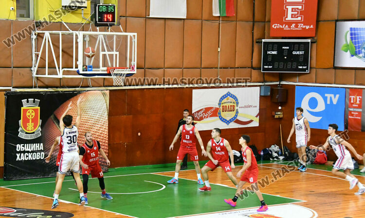 Баскетболният „Хасково Б” разби Делфин Бургас