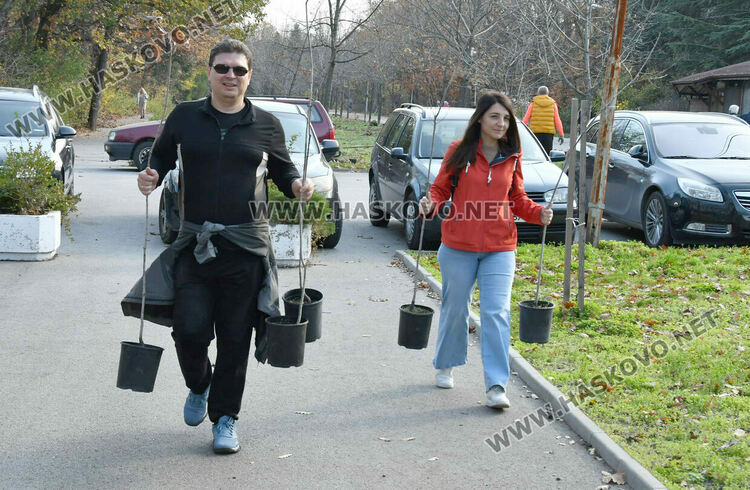 Ротарианската гора на Кенана порасна с 47 дъба