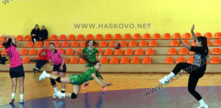 Хандбалистките на Хасково загубиха от Панагюрище