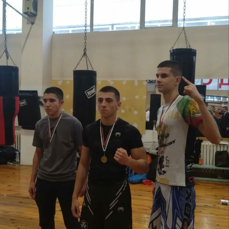 Бойните "Комбат Спорт" трети в турнир по кикбокс