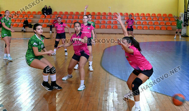 Хандбалистките на Хасково загубиха от Панагюрище