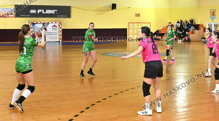 Хандбалистките на Хасково загубиха от Панагюрище