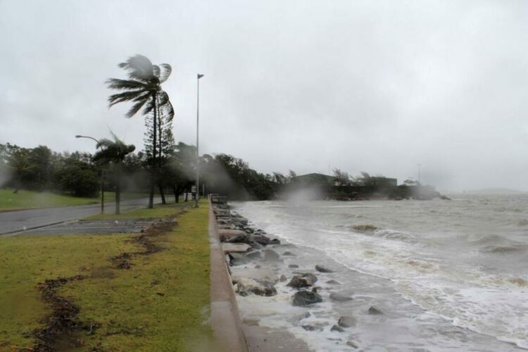 Циклонът „Фина“ остави хиляди австралийци без ток