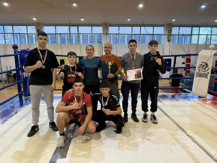 Бойните "Комбат Спорт" трети в турнир по кикбокс