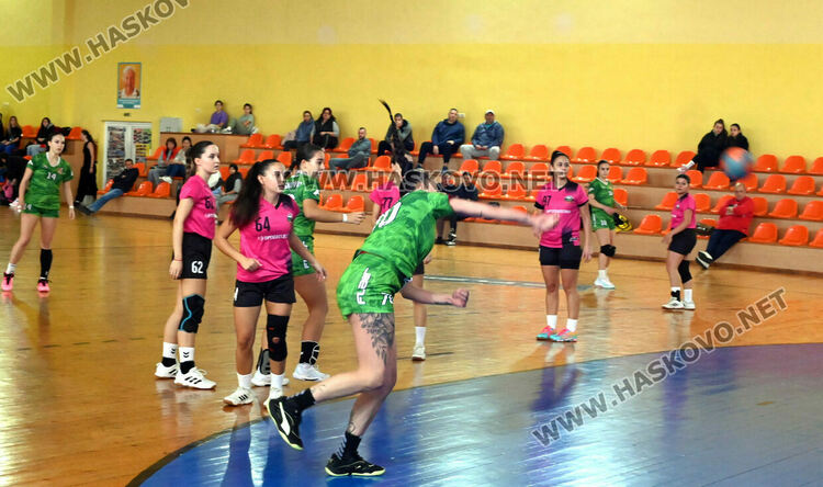 Хандбалистките на Хасково загубиха от Панагюрище