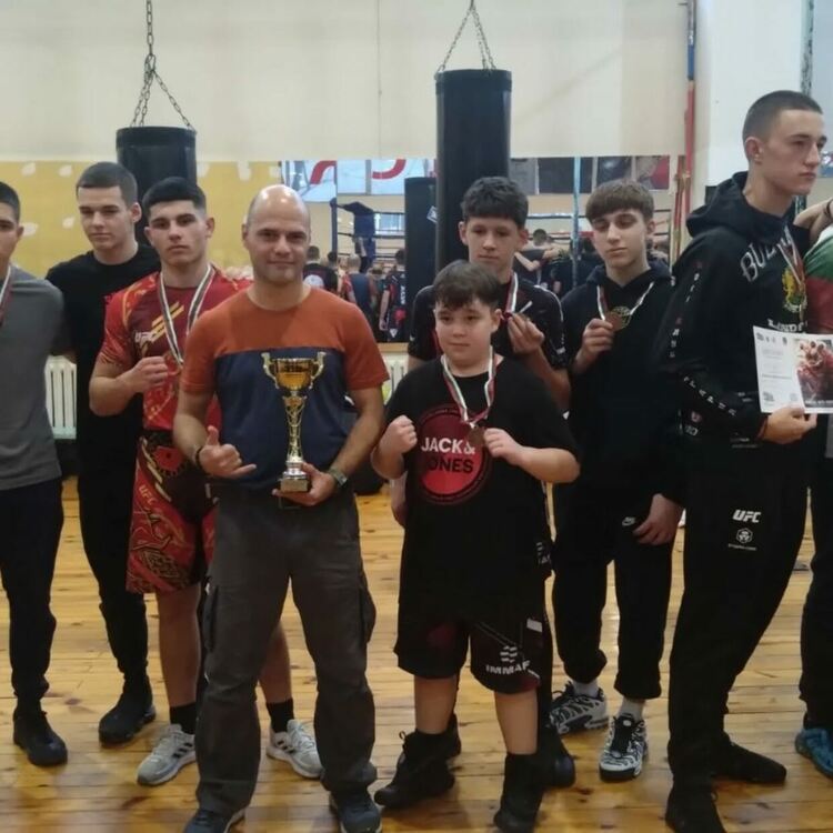 Бойните "Комбат Спорт" трети в турнир по кикбокс