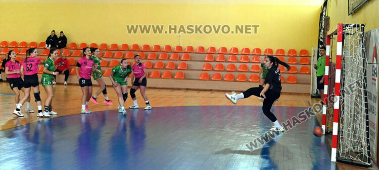 Хандбалистките на Хасково загубиха от Панагюрище