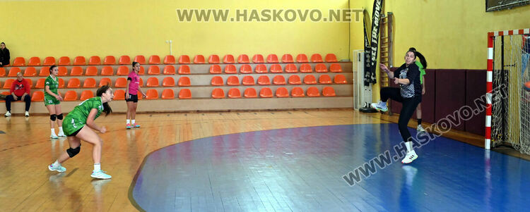 Хандбалистките на Хасково загубиха от Панагюрище