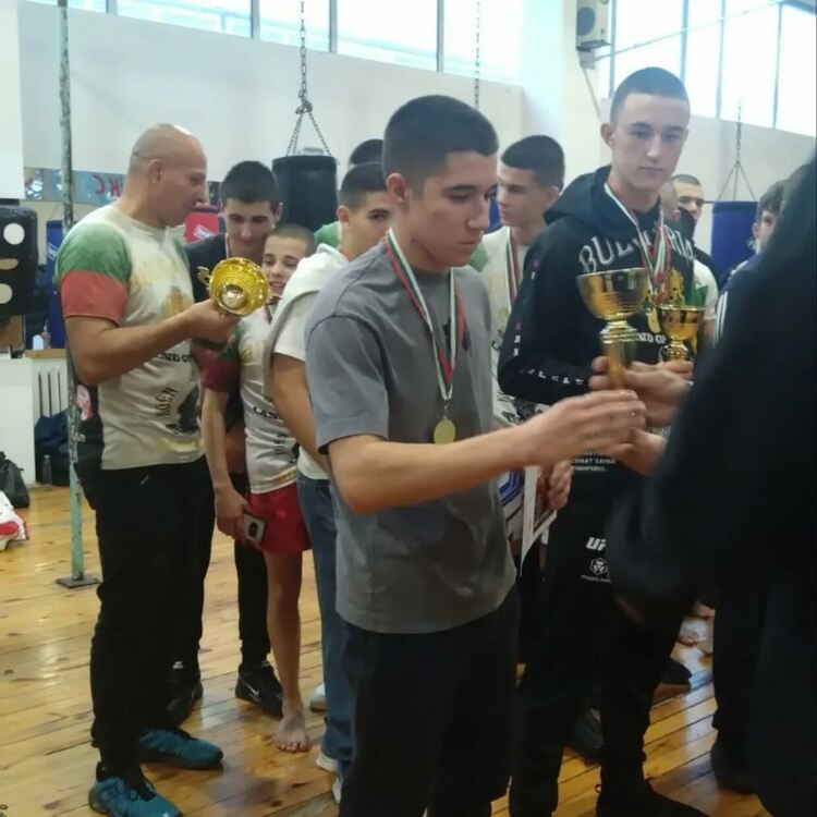 Бойните "Комбат Спорт" трети в турнир по кикбокс