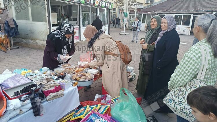 Събират дарения за деца сираци в Кърджали, хората отварят сърцата си