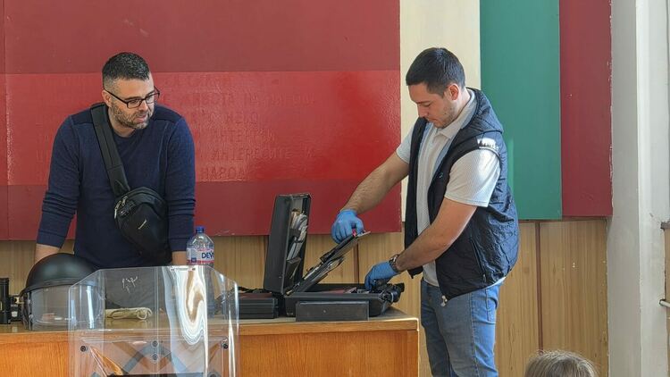 Ученици влязоха в полицията за Деня на безопасността на движение по пътищата