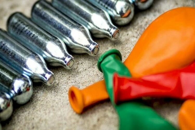 Четири съда и 342 флакона с "райски газ" установиха в нощен клуб в Кърджали