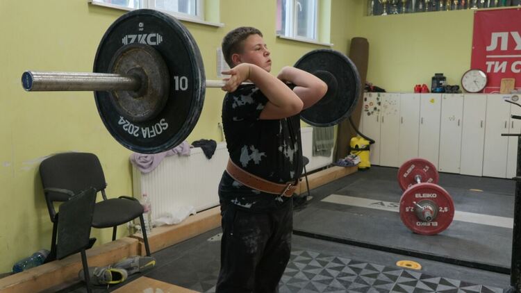 Три медала и отборна купа за хасковските щангисти на Държавното първенството