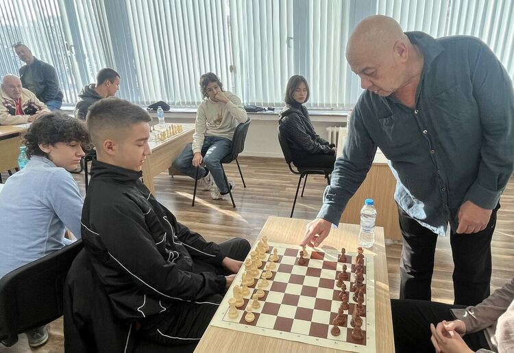 Шахматистите на ПМГ са шампиони на игрите в Хасково 