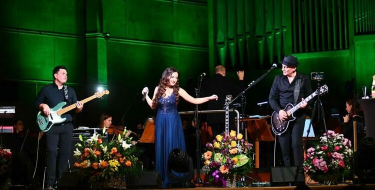 Мери Бойс Бенд очарова публиката в зала „България“ с приказка за любовта