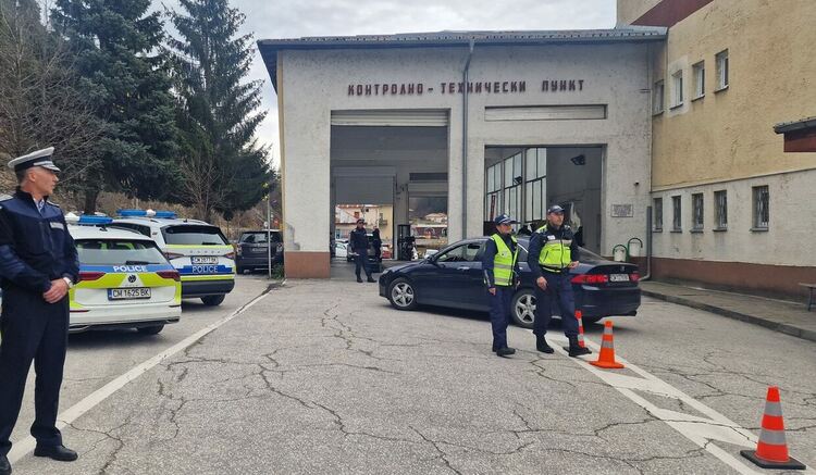 Почти всеки трети шофьор в Смолян се оказа неподготвен за зимата