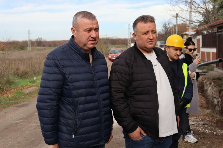 Започна изграждането на новия водопровод на ул. „Георги Китов“ 