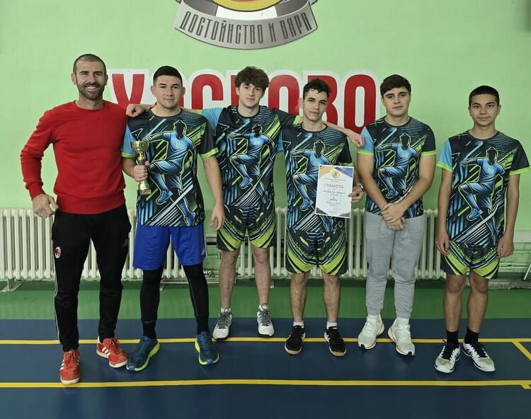 С битките по бадминтон завършиха ученическите игри в Хасково