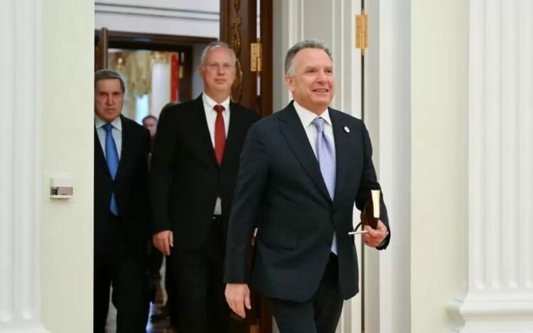 Публикуваните разговори между Уиткоф, Ушаков и Дмитриев потвърждават много от съмненията за “мирния план” на Тръмп