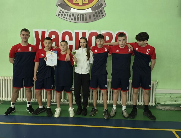 С битките по бадминтон завършиха ученическите игри в Хасково