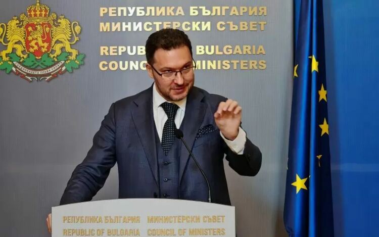 Митов раздаде по 400 лв. в МВР въпреки рязко увеличените заплати