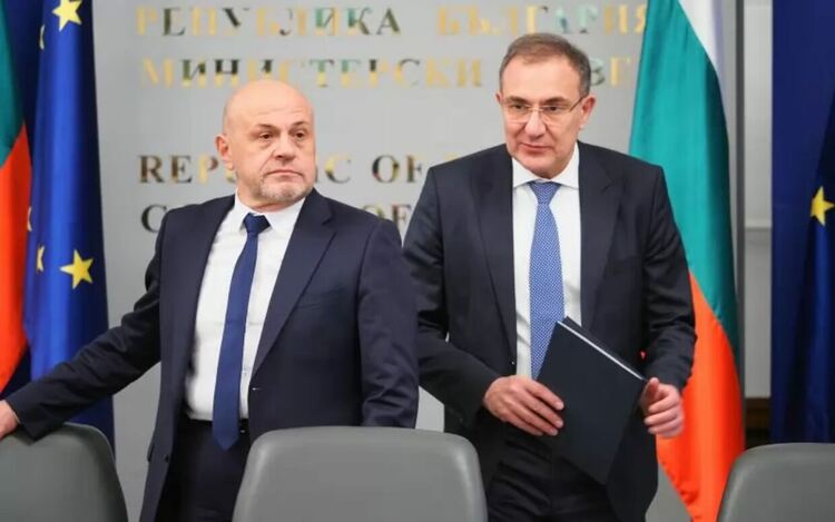 Добри намерения, но за друг път - така долу-горе звучаха коментарите на вицепремиера Томислав Дончев и социалния министър Борислав Гуцанов в тристранката вчера.