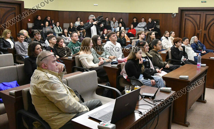 Прожектираха премиерно филма „Ти можеш“ в Хасково