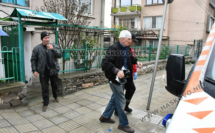 Двама 85-годишни се сбиха заради тротоар в Хасково