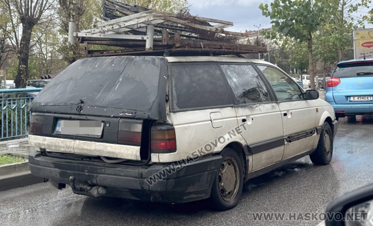 Кола с кошмарна визия вози скрап из Хасково 