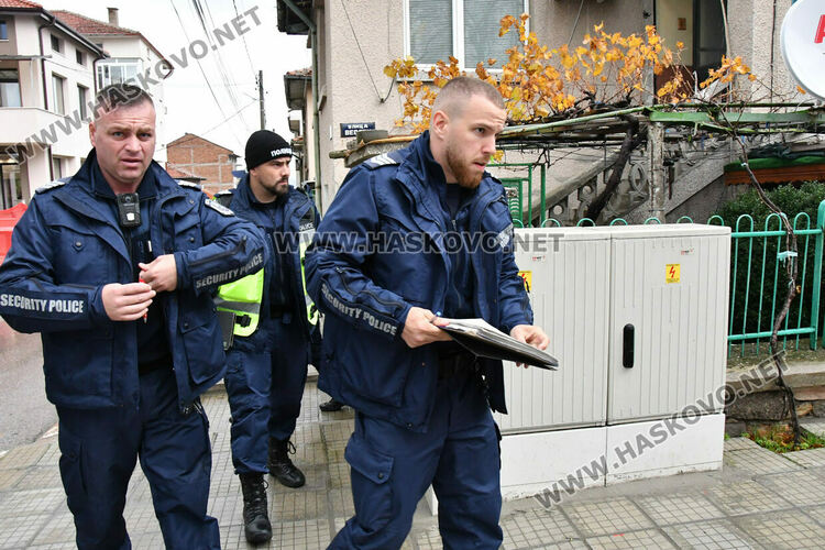 Двама 85-годишни се сбиха заради тротоар в Хасково