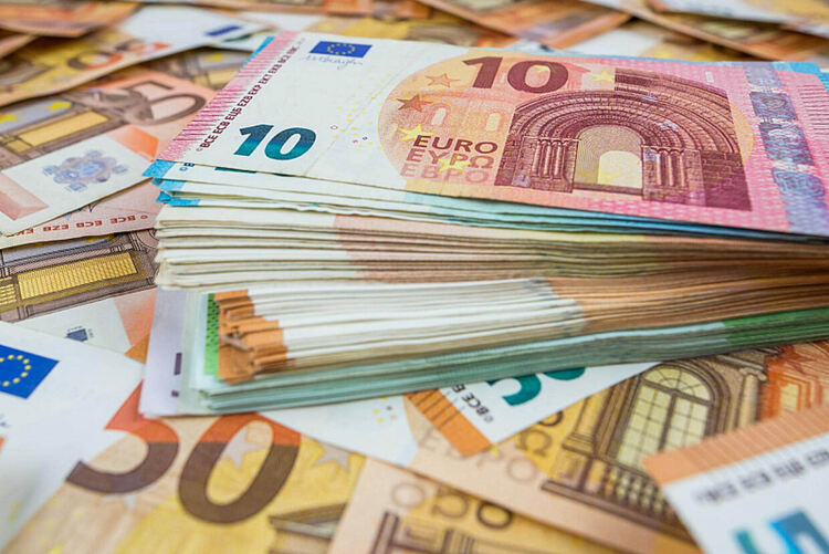  ЕЦБ разработва план как да превърне еврото в глобална валута