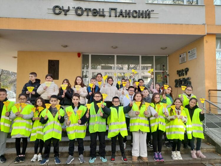 Посланията на училищното звънче в "Паисий"