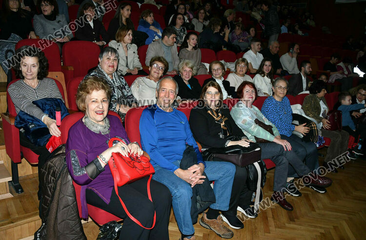Бившият Икономически техникум (ФСГ) празнува 75 г. от създаването си