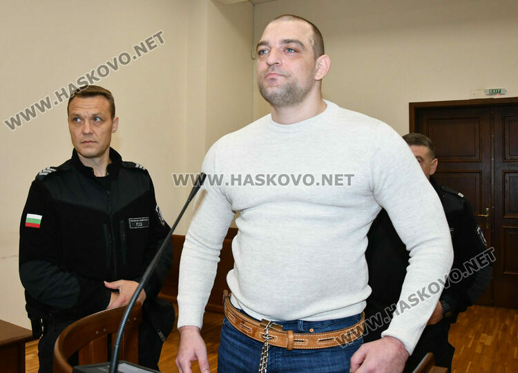 Оставиха в ареста обвиняем за убийство 