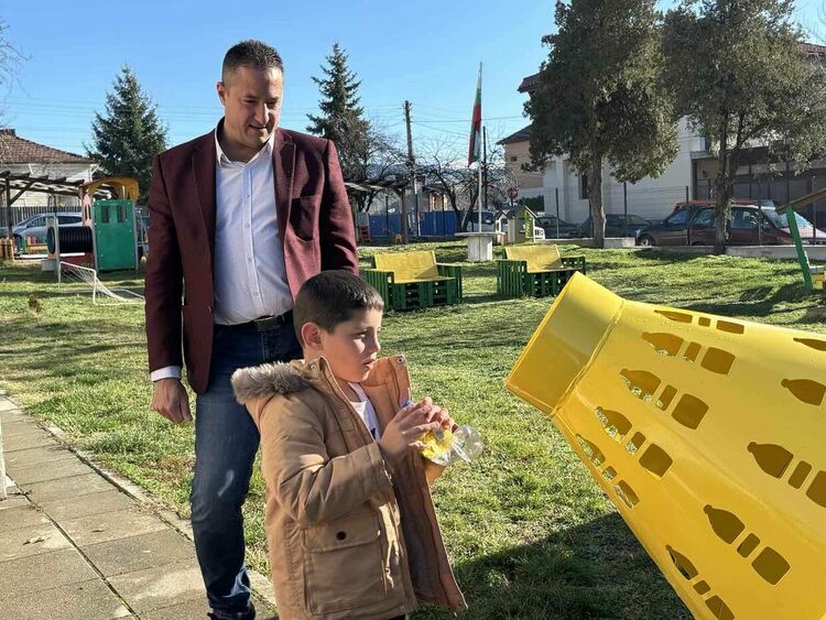 Община Радомир направи важна крачка към по-чист и устойчив град: първите 11 инсталации „Шишеяд®“ вече са монтирани в ключови зони