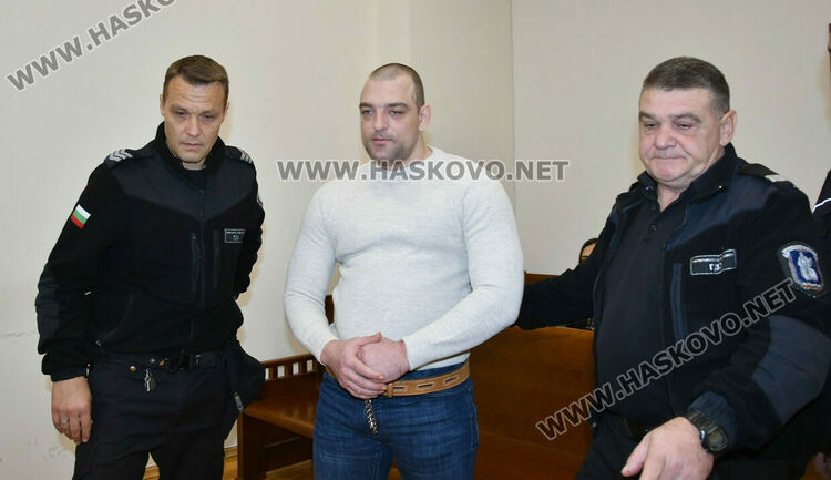 Оставиха в ареста обвиняем за убийство 