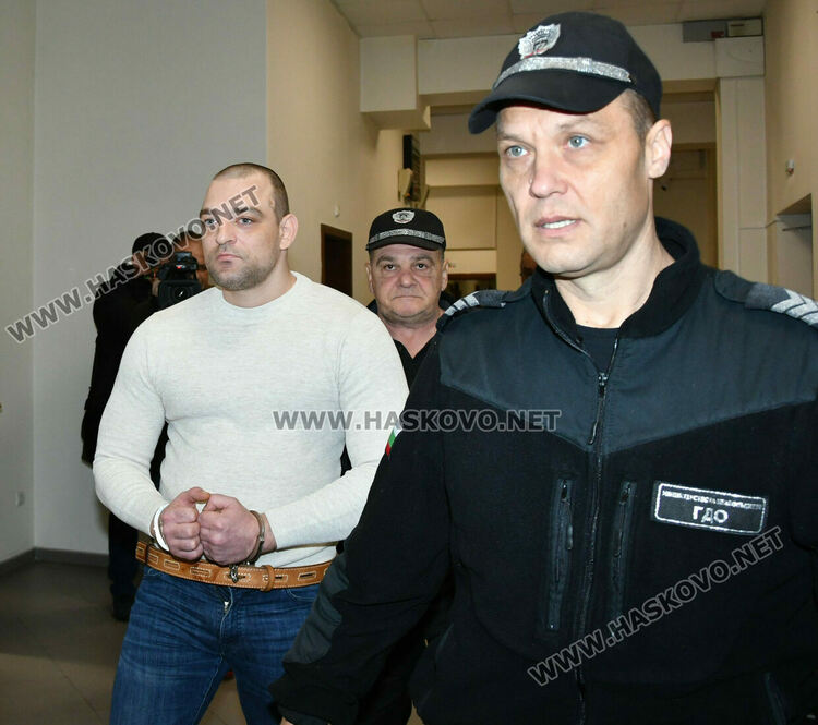 Оставиха в ареста обвиняем за убийство 