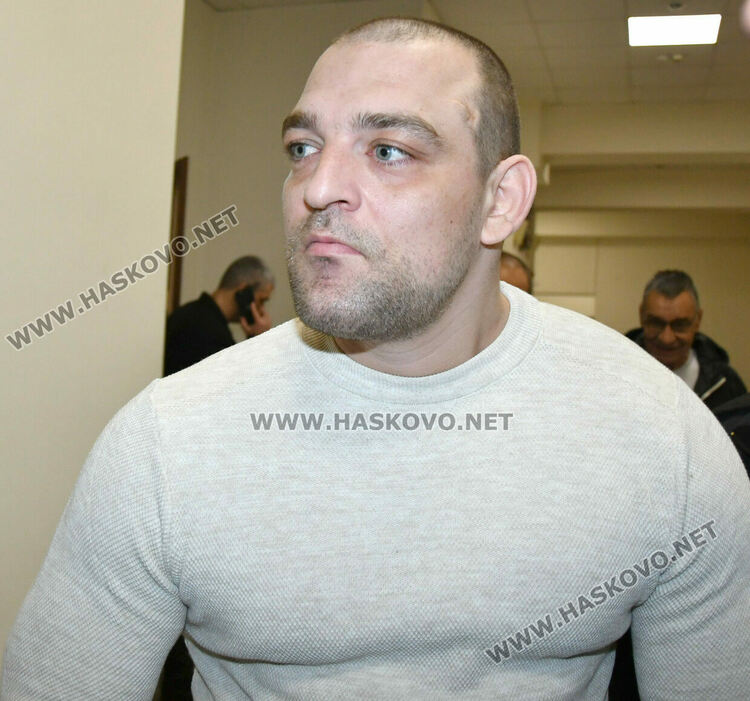 Оставиха в ареста обвиняем за убийство 