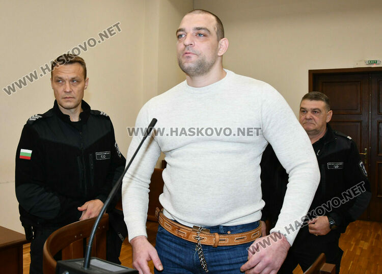 Оставиха в ареста обвиняем за убийство 