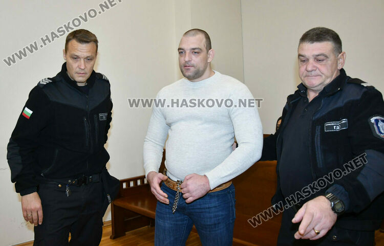 Оставиха в ареста обвиняем за убийство 