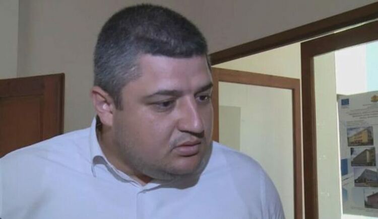 Кой ли е мършляк? Байрам Байрам е уреден с апартамент за социално слаби в Кърджали 