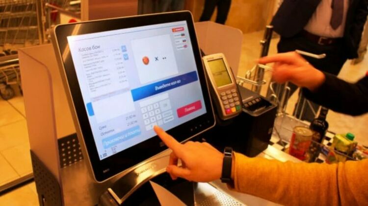 Зам.-управителка на магазин в Кърджали обра касата му,поверена й я да я пази