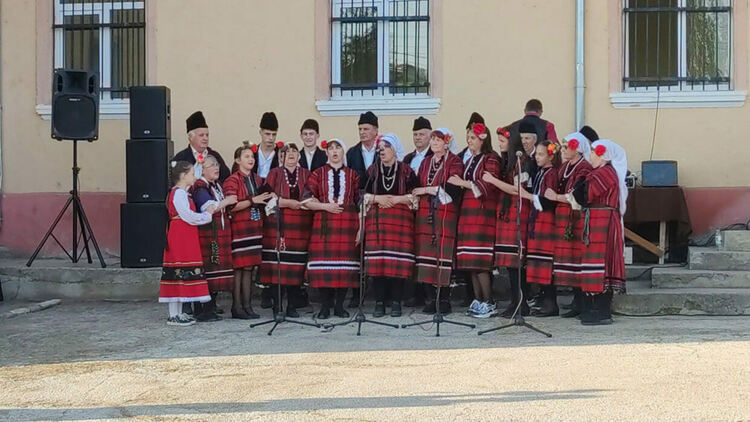 Приеха годишната програма за читалищата в Минерални бани